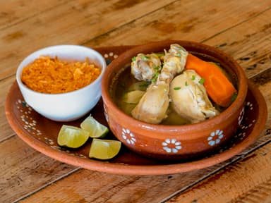 Caldo de Pollo