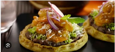 Sope de Tinga de Pollo