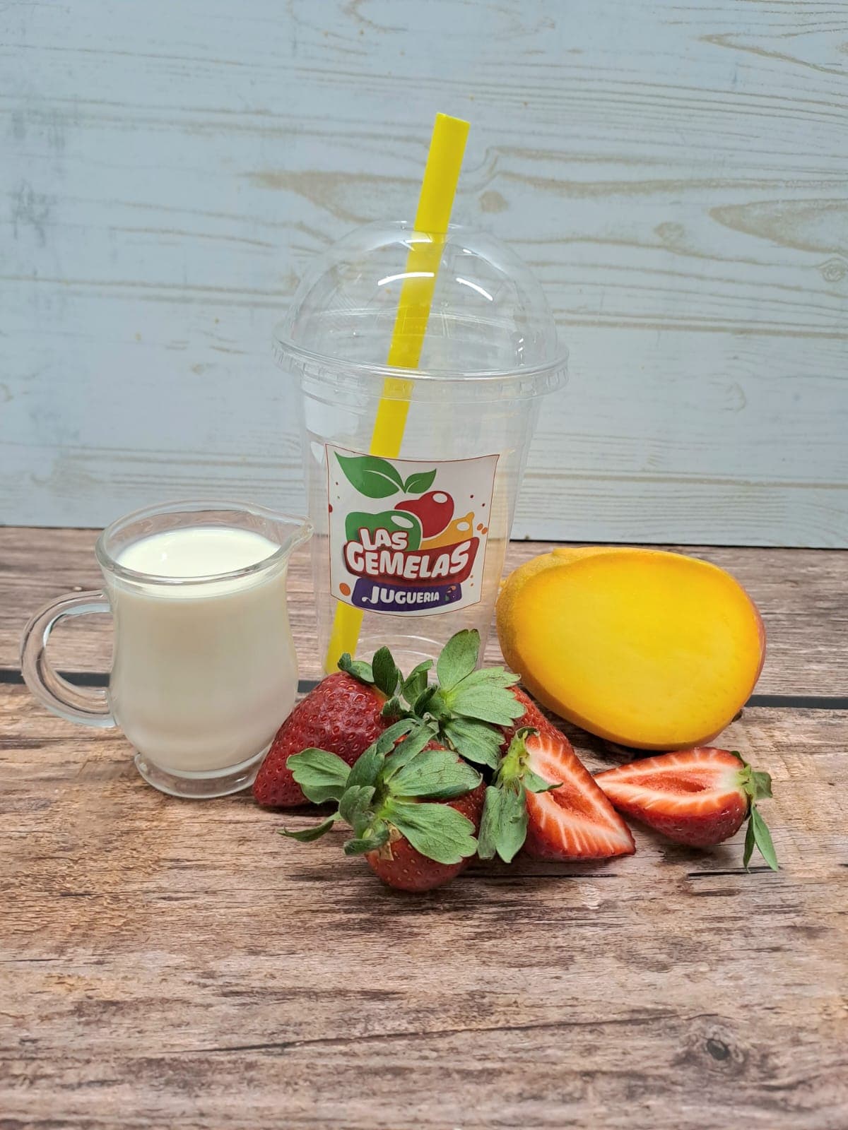 Jugo de Mango con Fresa y Leche