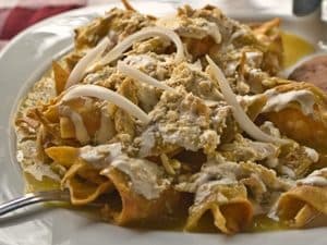 Chilaquiles verdes con Pollo