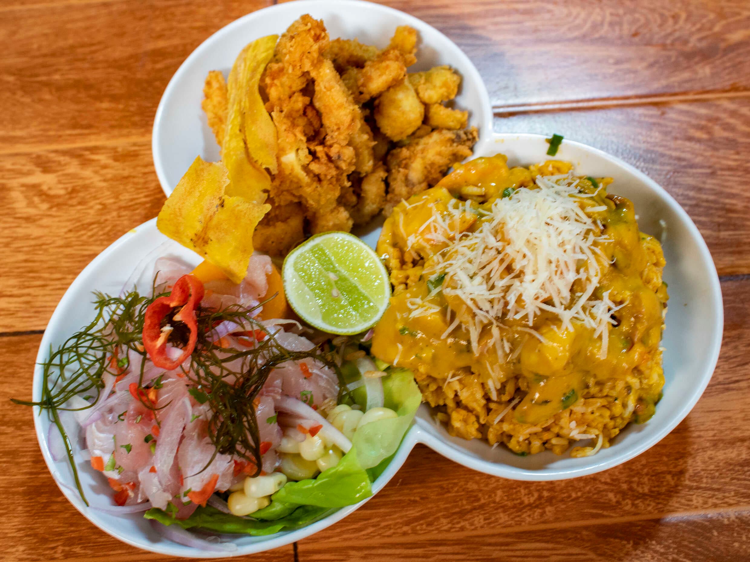 Ceviche, Chicharrón y Arroz con Mariscos