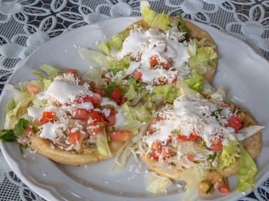Sopes de Pollo