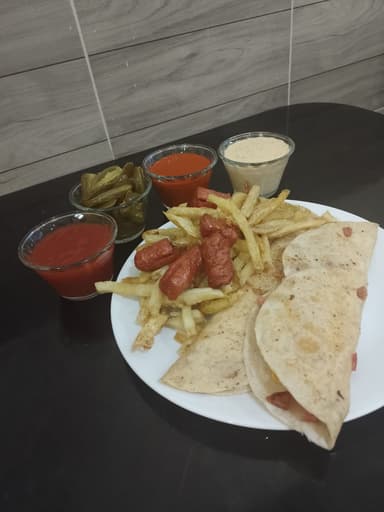 SINCRONIZADAS CON SALCHIPAPAS
