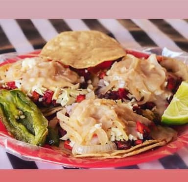 4 Tacos de Maíz Carne Adobada