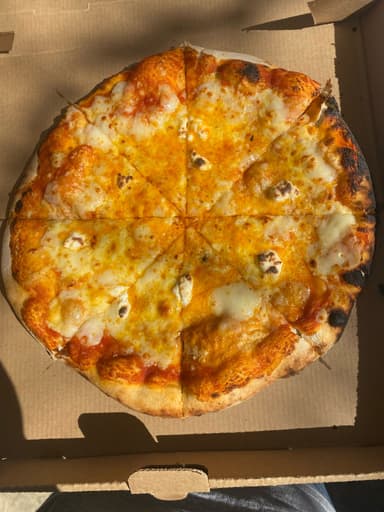 2 X 1 en Pizza Grande Carnes Frias