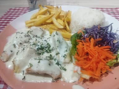 Bandeja ejecutivo con pollo fricasse