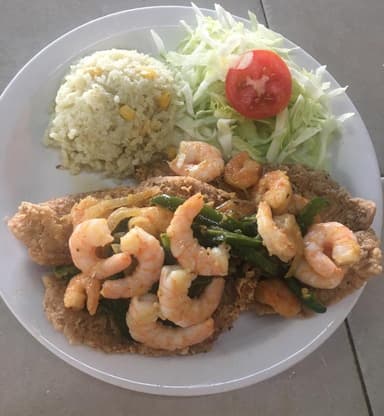 Filete Montado con Rajas en Mantequilla