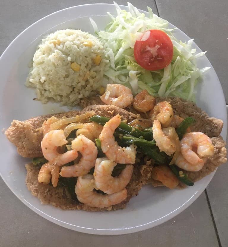 Filete Montado con Rajas en Mantequilla