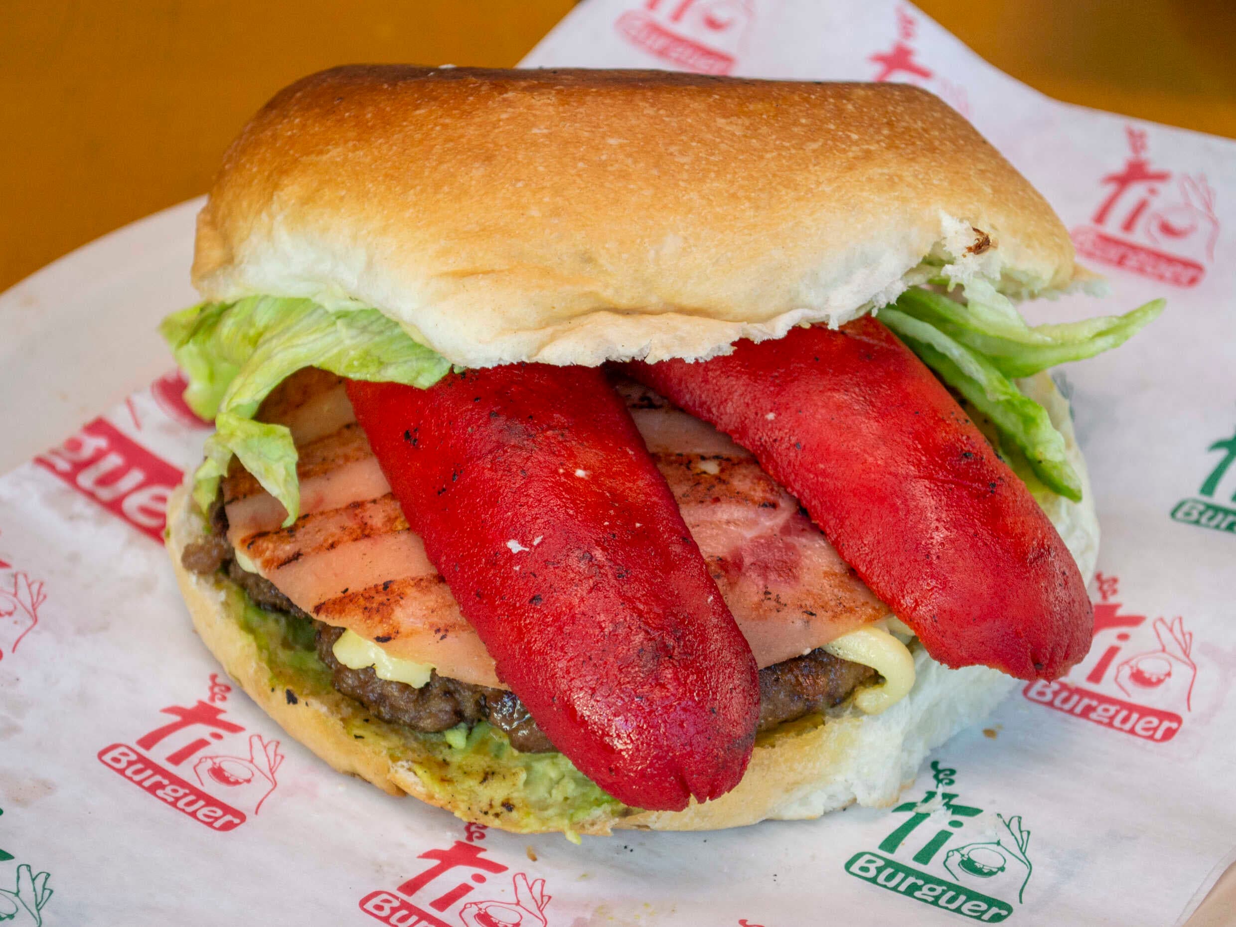 Hamburguesa Salchiburguer + Papas a la Francesa