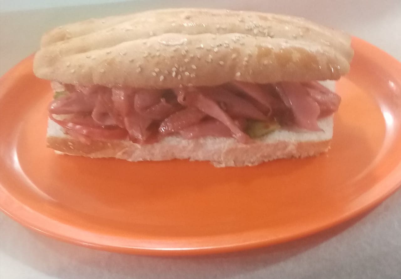 Salchicha con Quesillo