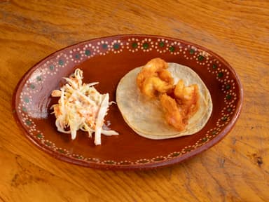 TACO DE CAMARON EMPANIZADO
