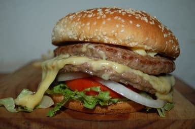 Hamburguesa Doble + Papas Gratis