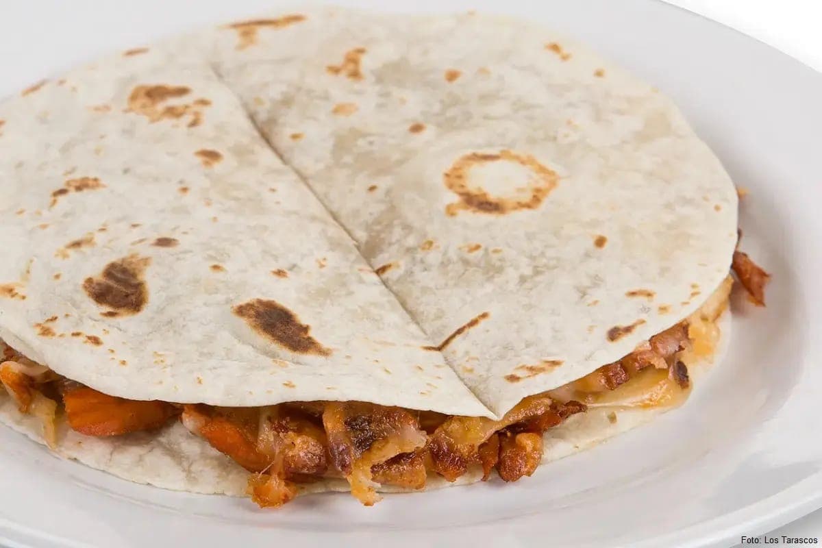 Gringa de Guisado Chicharrón Prensado