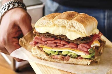 Combo Torta de Milanesa + Agua de Sandía