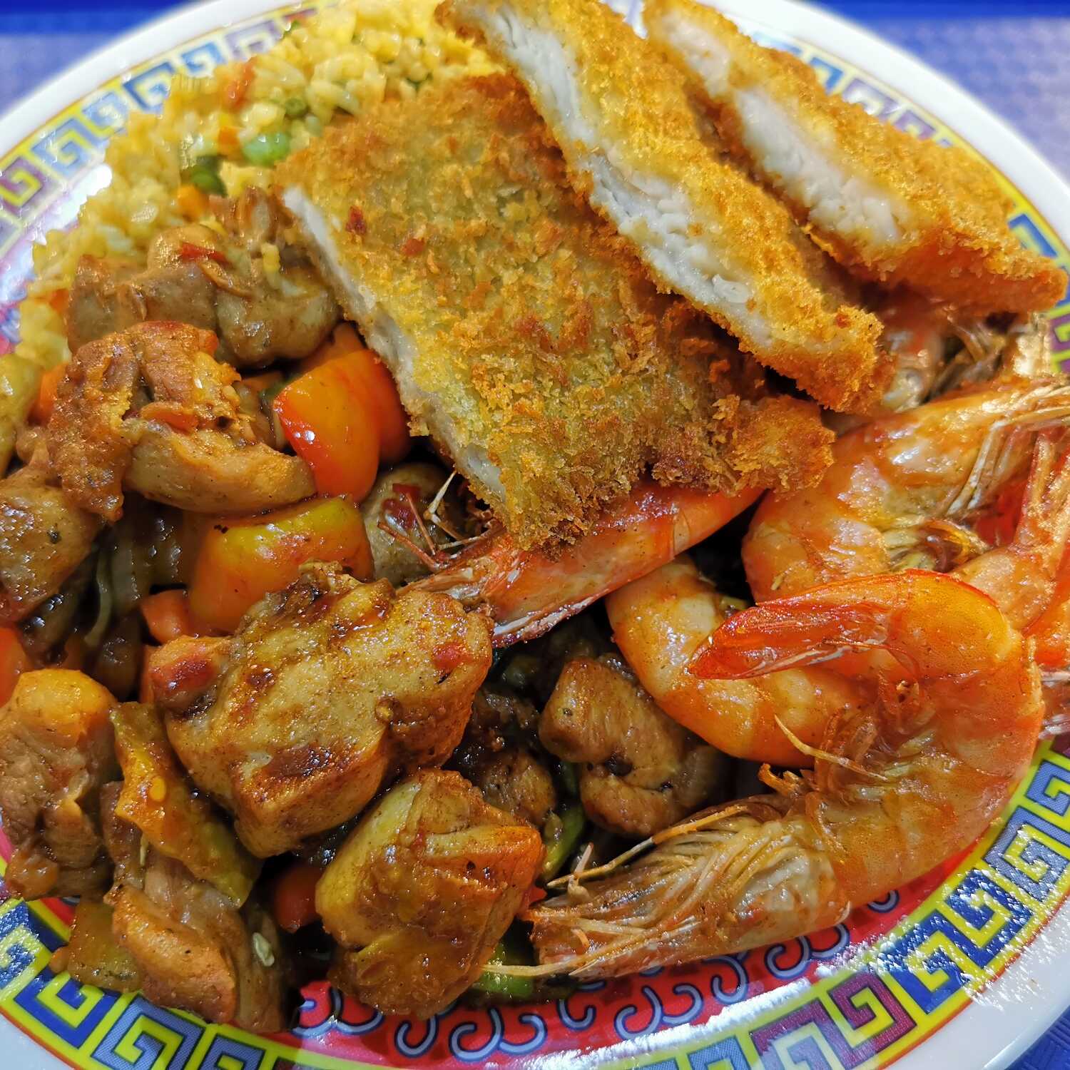 Opción 34: Pescado, Pollo Kang Pao y Camarones