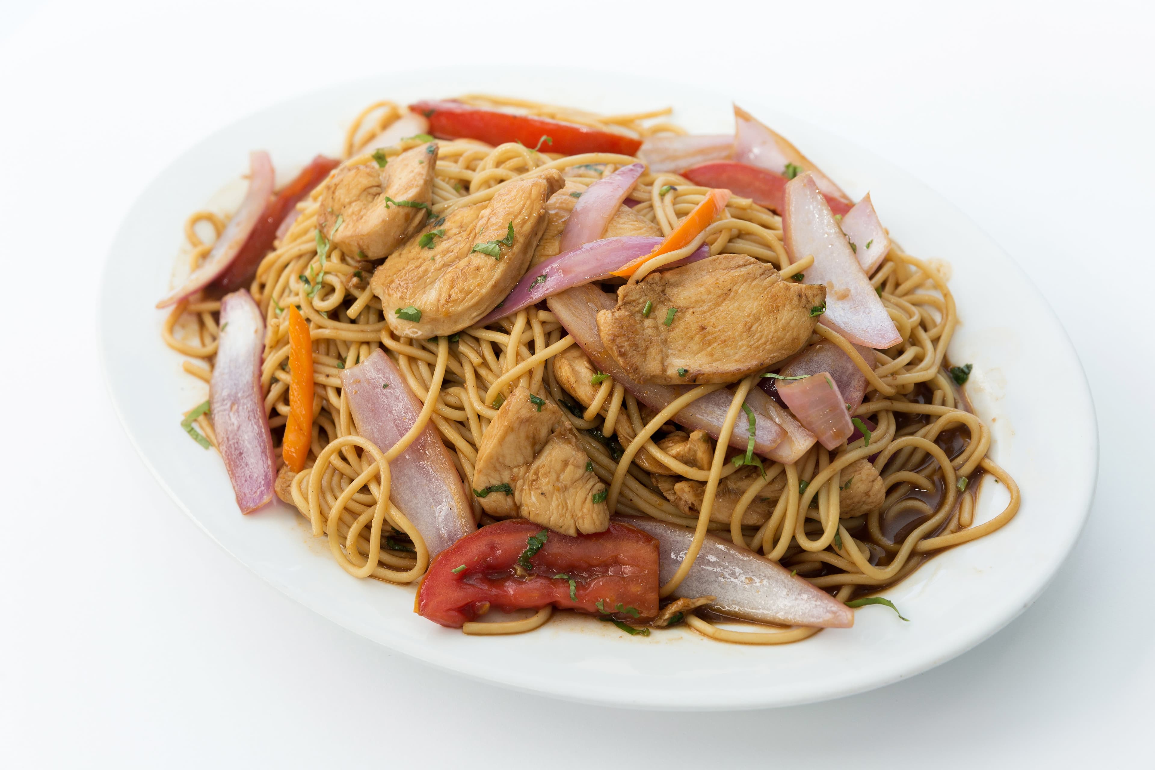 Tallarín Saltado de Pollo