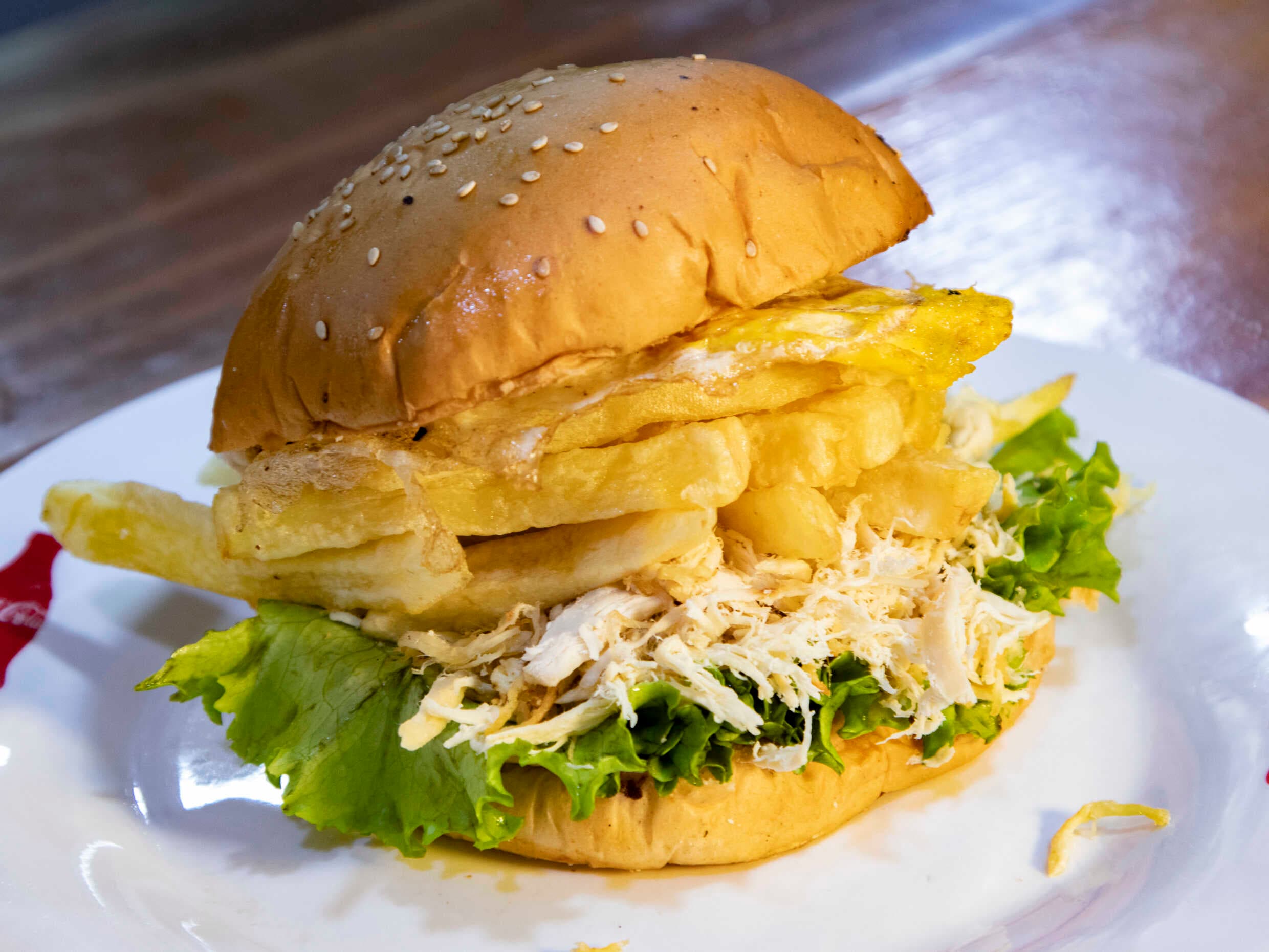 Hamburguesa de Pollo Deshilachado