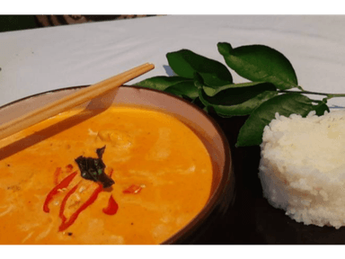 Camarones Thai Red Curry con arroz GRATIS