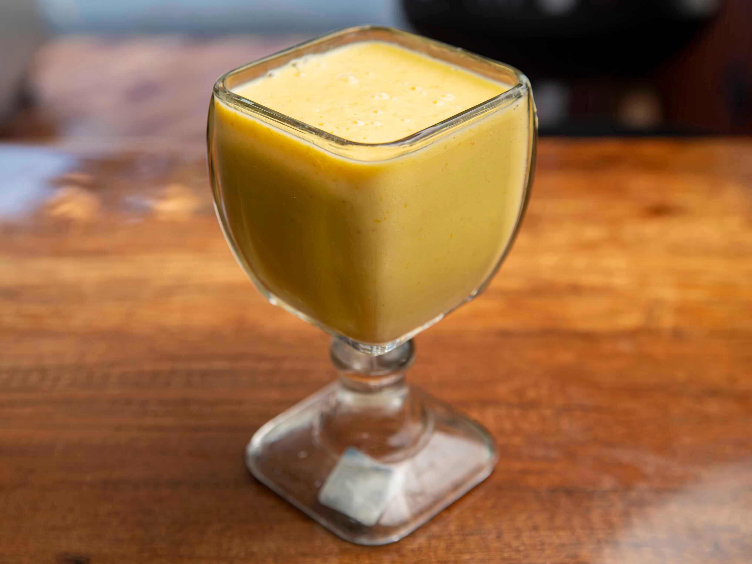 Jugo Especial de Mango con Leche 21 oz