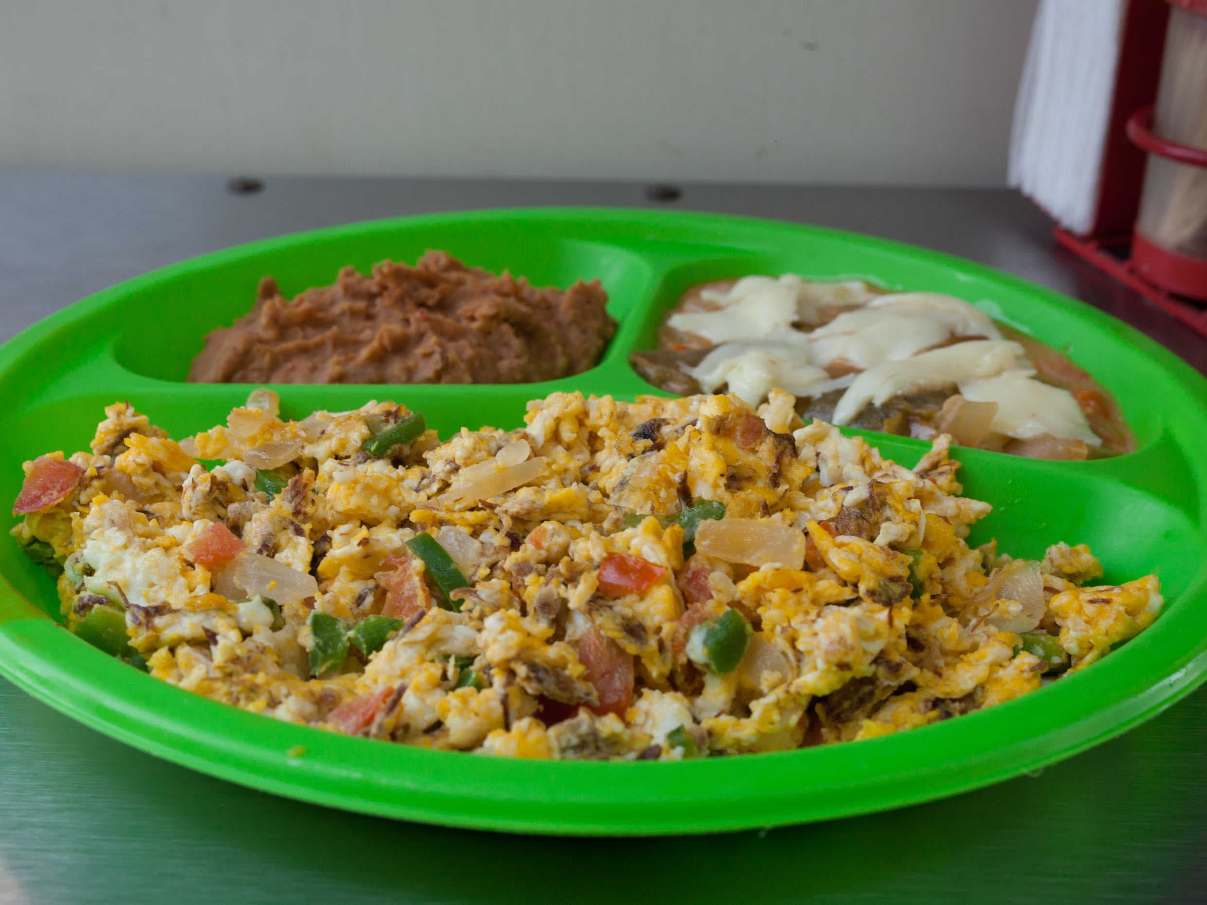 PROMO 20% OFF Desayuno Huevo con Machaca