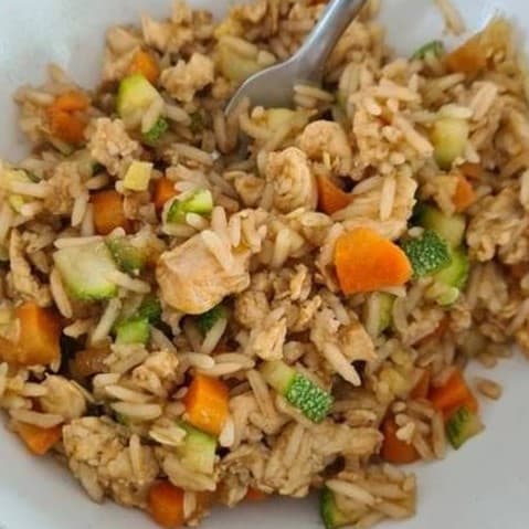 Tazón de Yakimeshi de Pollo