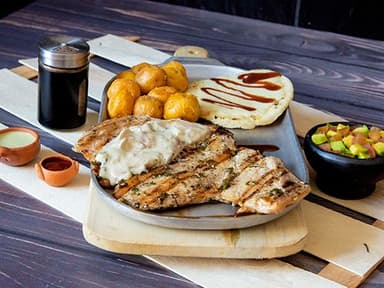 Combo Carnes para dos 1 Pechuga + 1 Churrasco