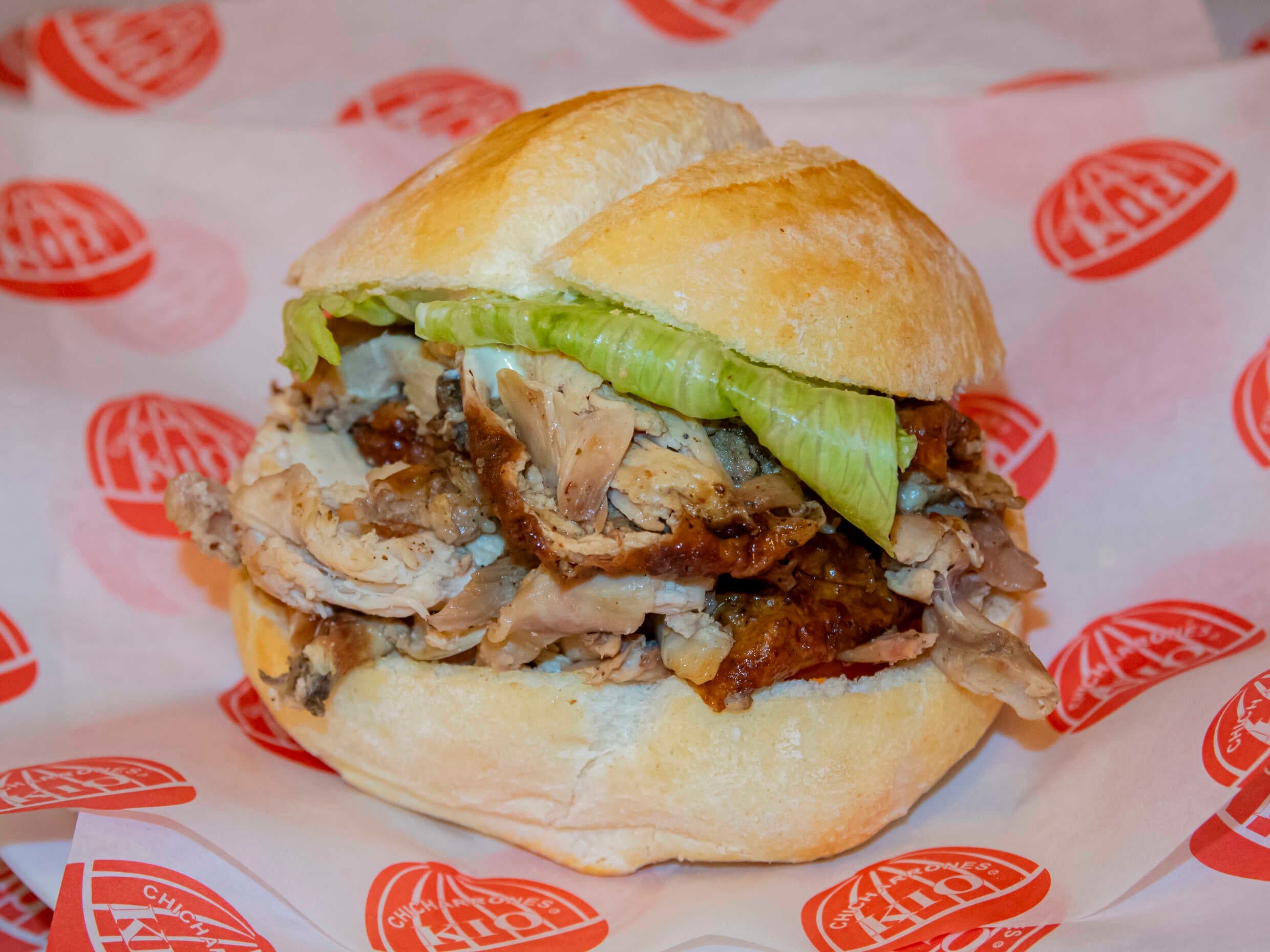Pan con Pollo Brasa