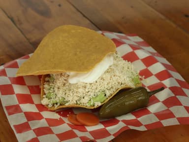 Tostada de Pollo Grande