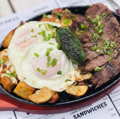 Huevos con Arrachera