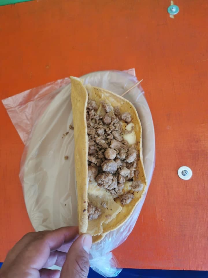 Tacos de Bistec con Queso
