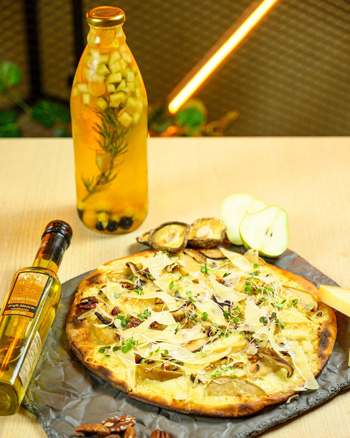 Pizza Trufa Peras y Shiitakes Vegetariana