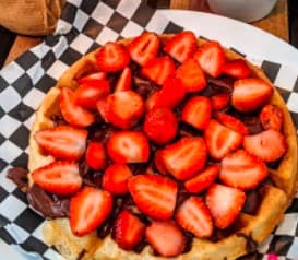 Waffle Clásico Nutella con Frutas