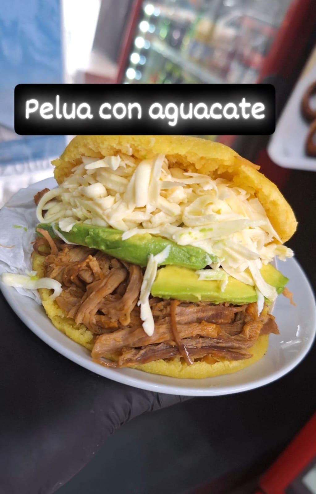 Arepa Pelua con Aguacate