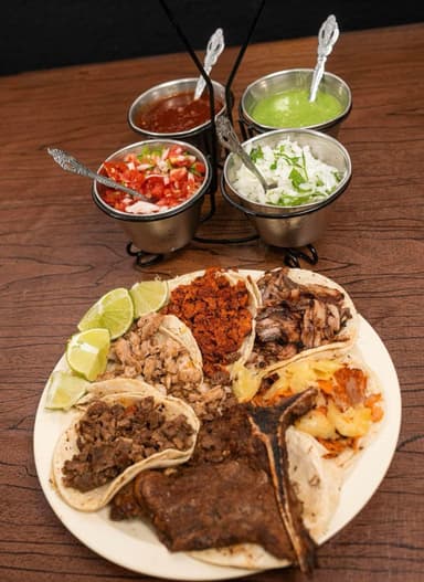 Tacos (Asada, Sirloin, Chorizo y Mas)