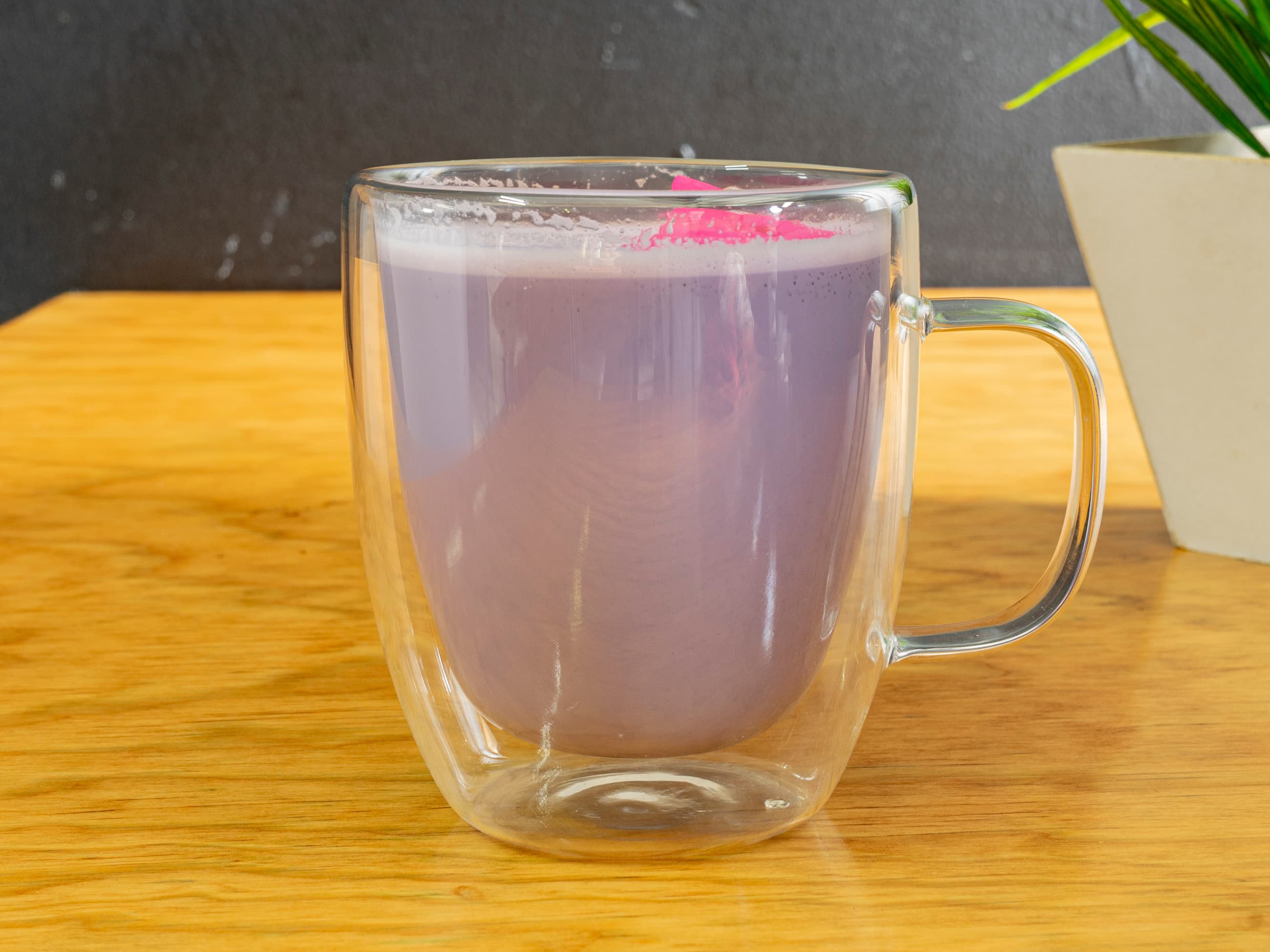 Taro Latte Caliente