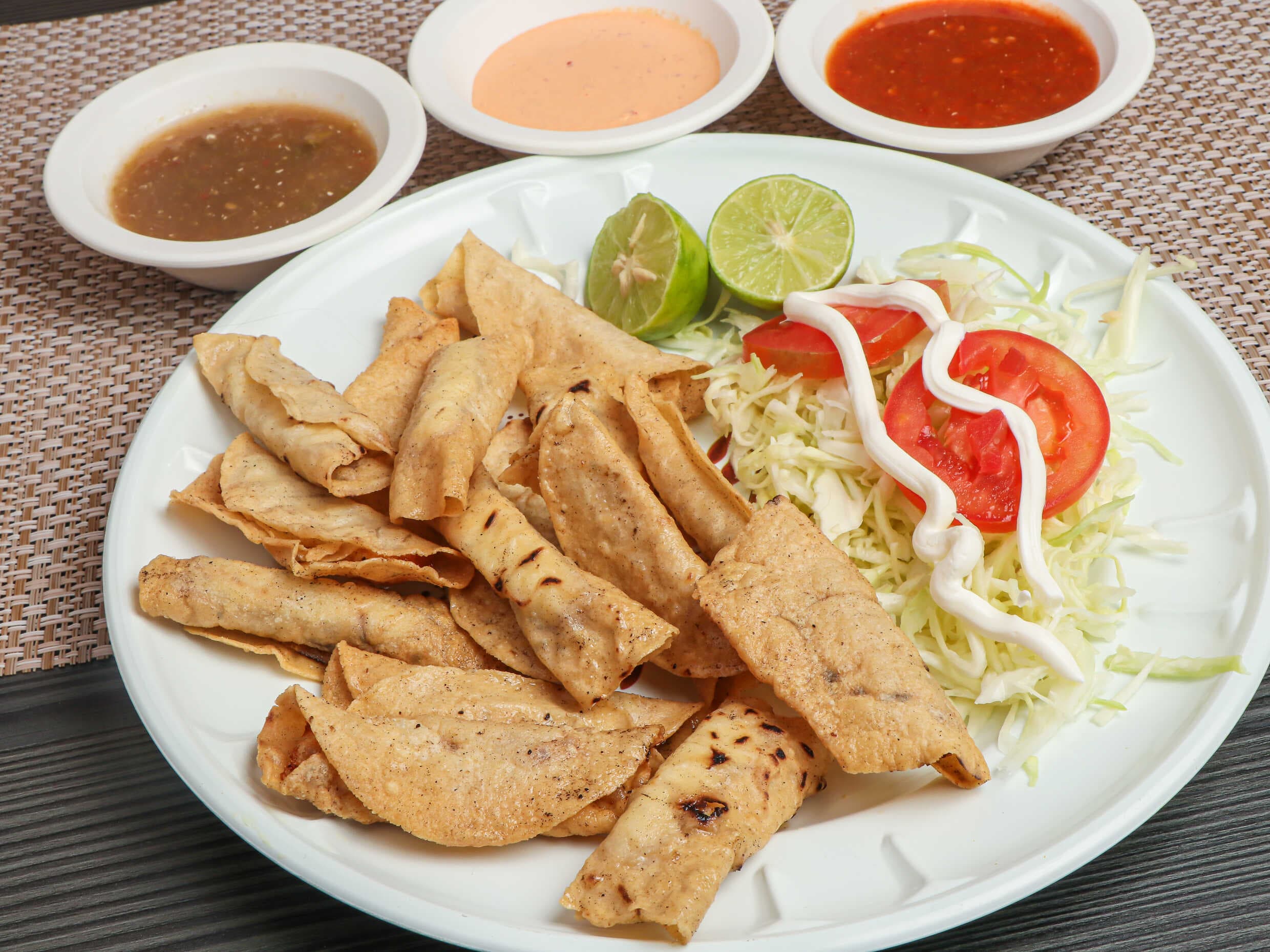 Taquitos Queso