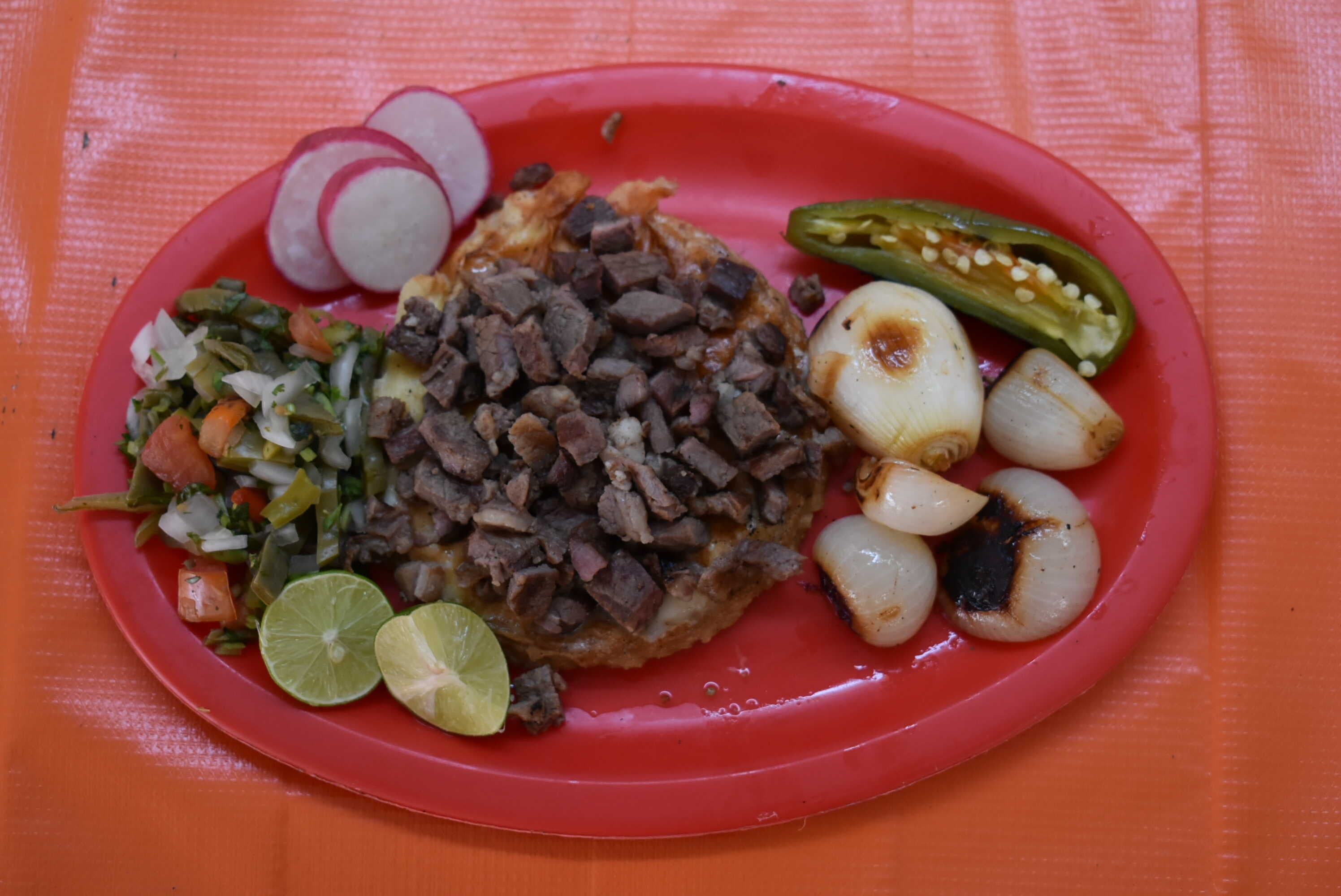 Sope con Carne