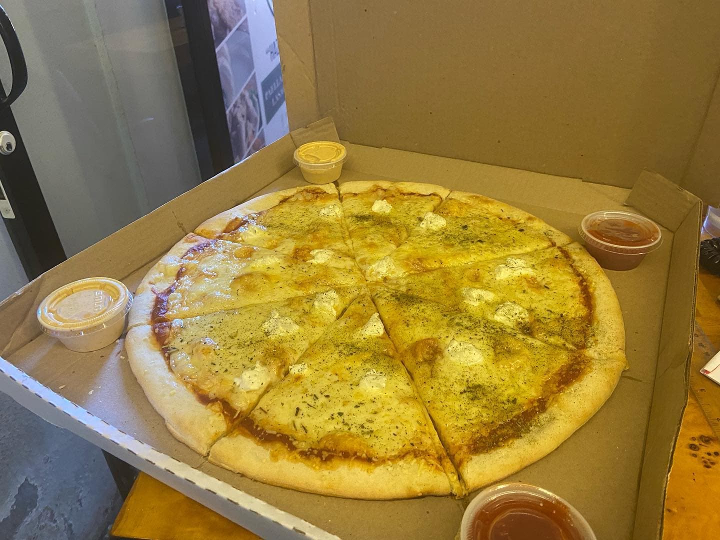PIZZA 3 QUESOS X 2