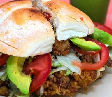 Combo Torta de Milanesa Res + Bebida