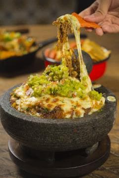 Molcajete  Gratinado Deshebrado (2 o 3 personas)