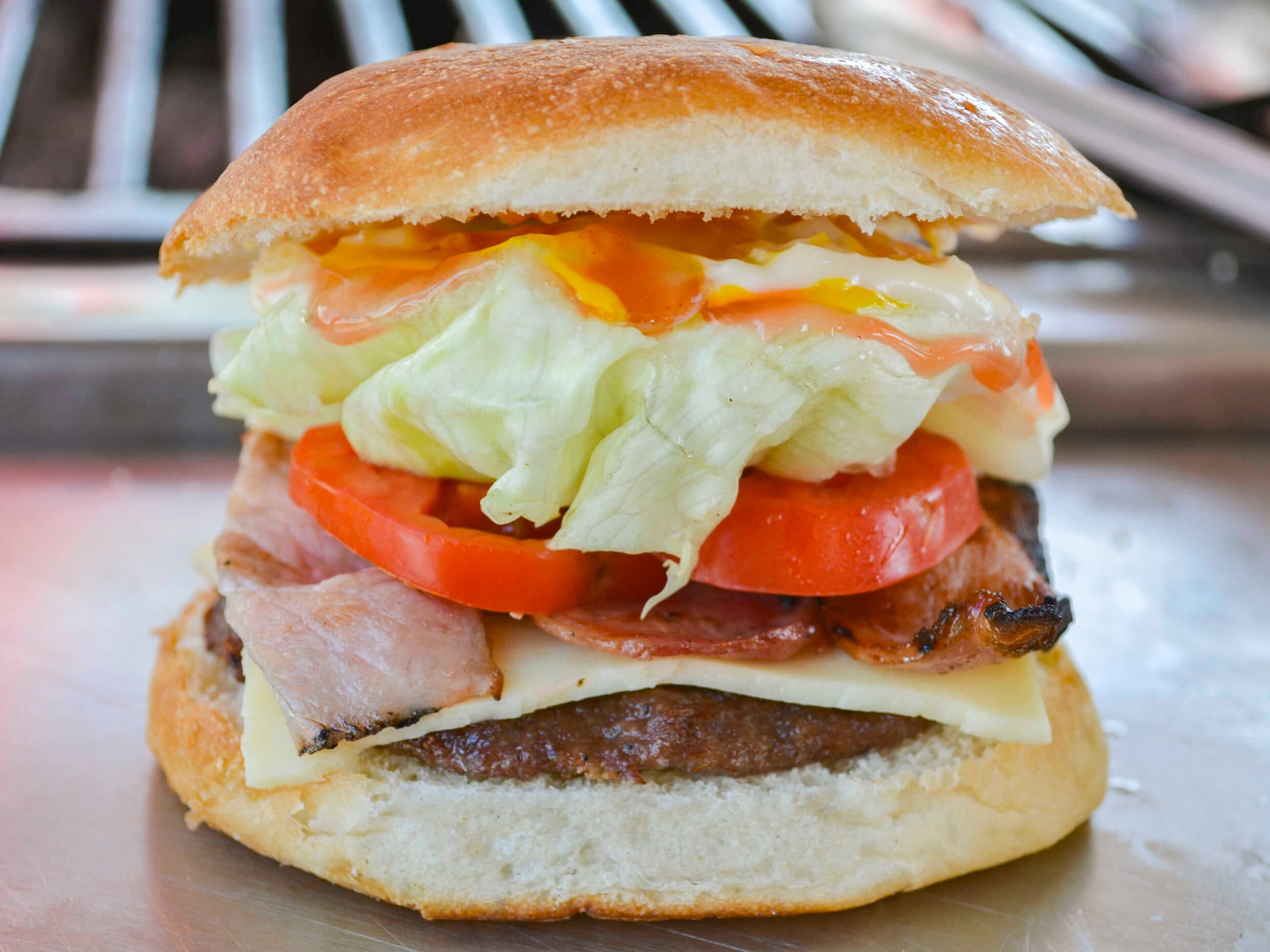 Hamburguesa Sencilla Queso y Tocino
