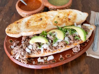 Torta de Arrachera con Queso