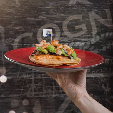 Taco salmon con camaron