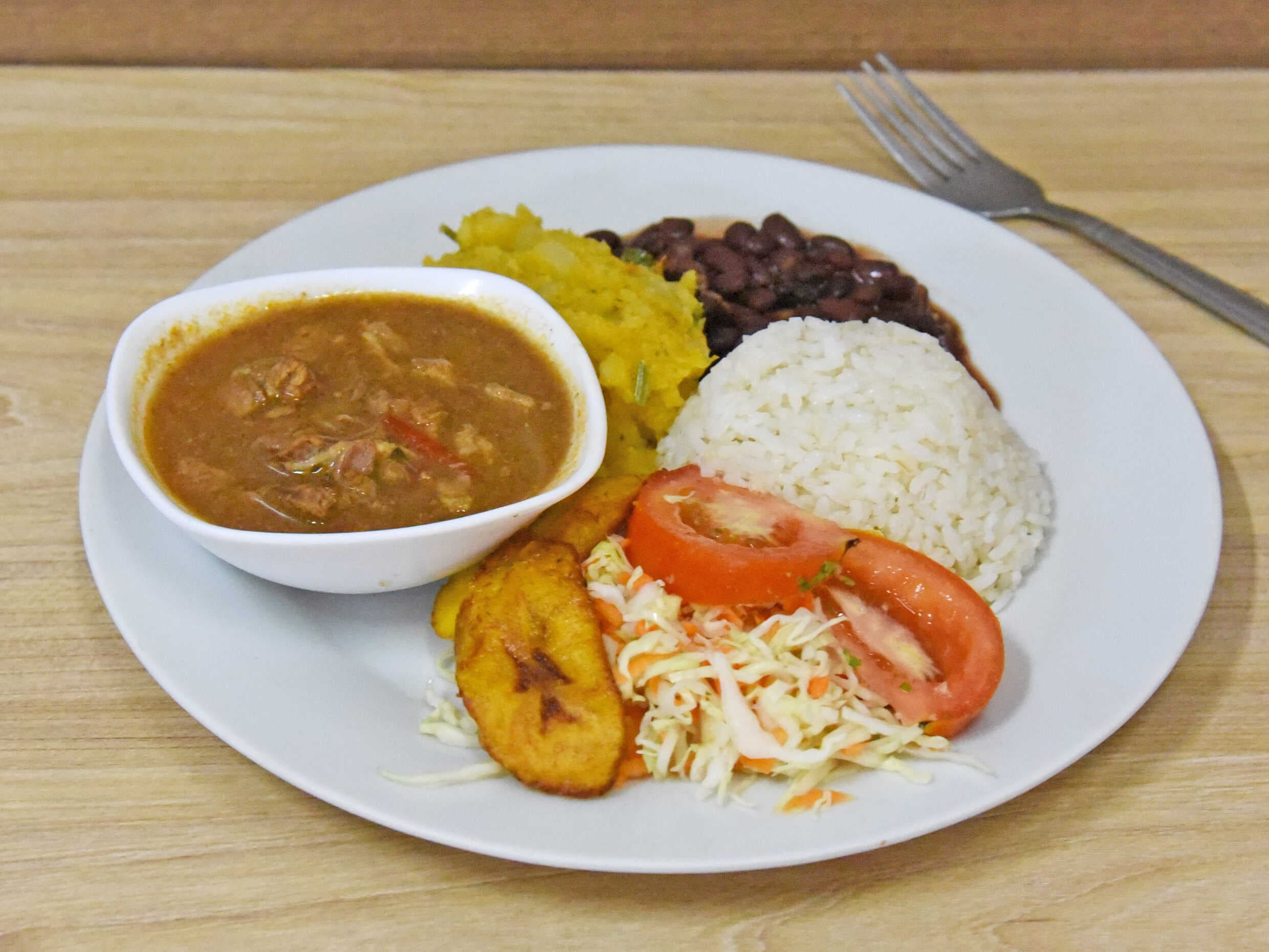 Casado Carne en Salsa