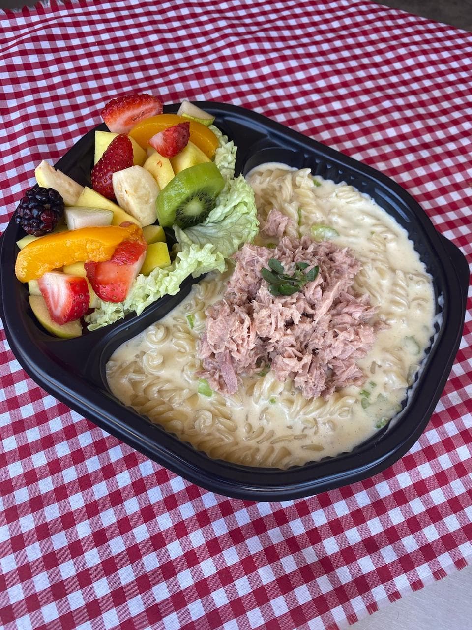 Pasta con Atún+ Ensalada de Fruta Gratis