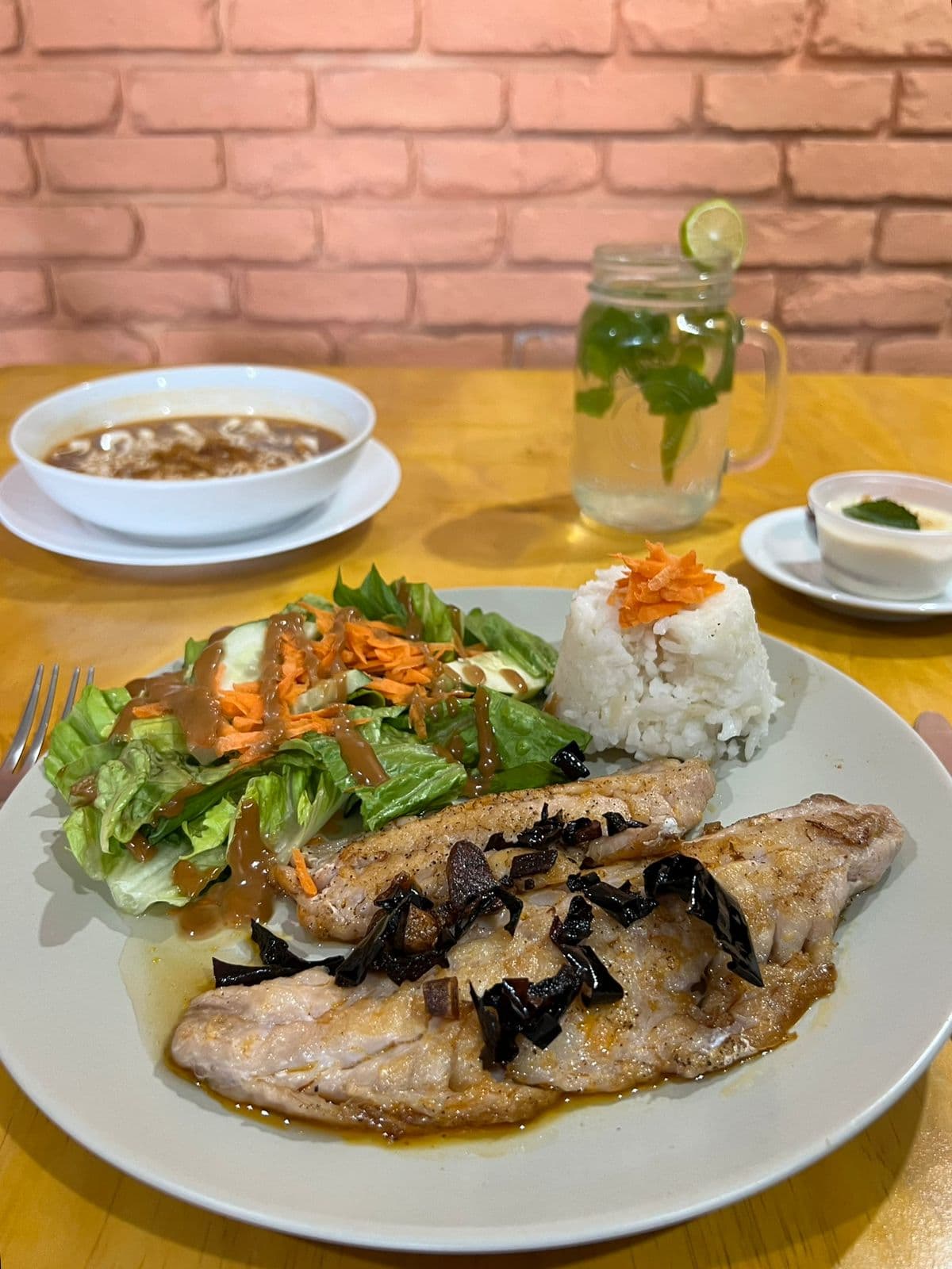 Pescado al Ajillo