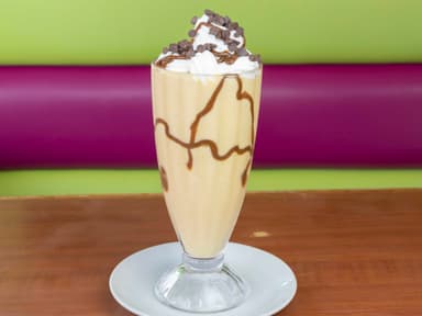 Milkshake de Lúcuma 16 oz