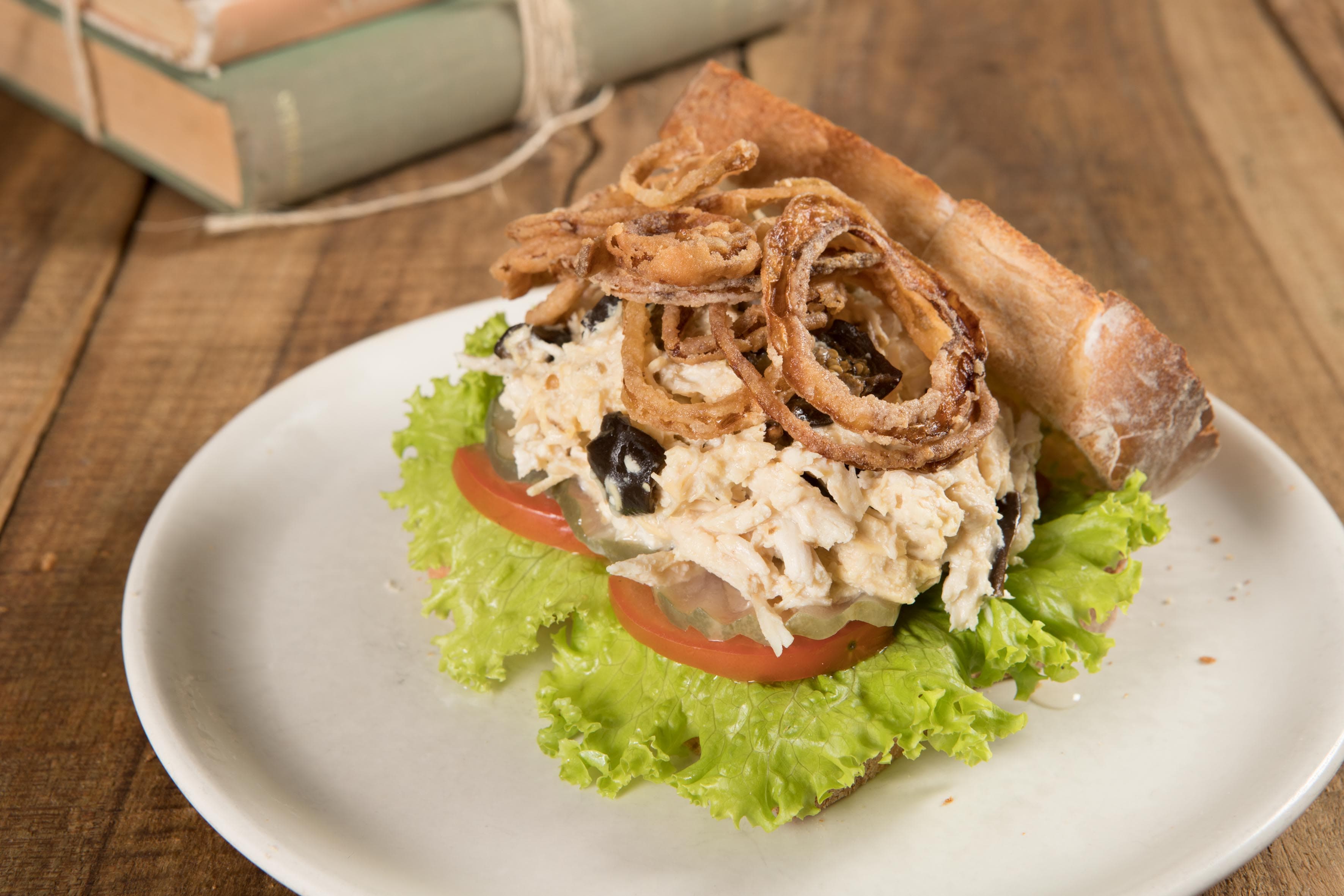 Sándwich  de Pollo y Vegetales