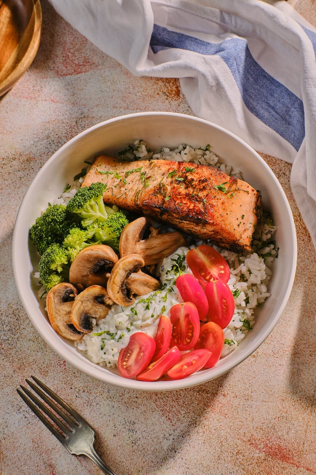 Combo Bowl de Salmón + Limonada GRATIS