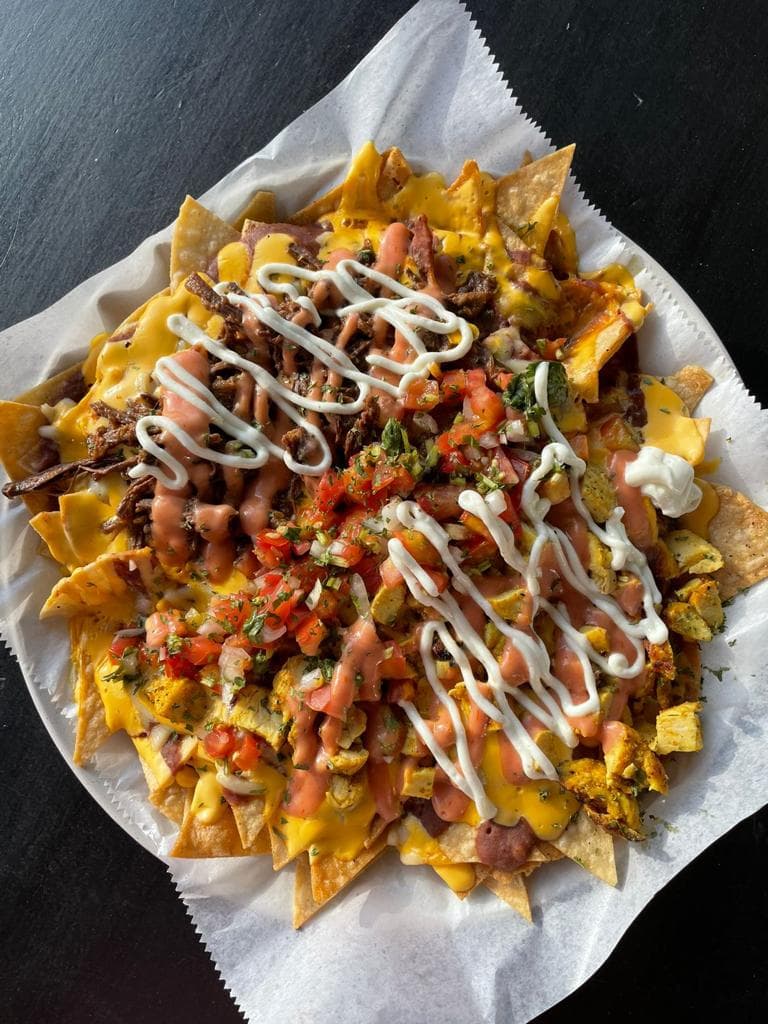 Nachos Supremos de Carne o Pollo